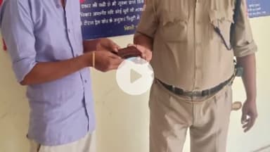 गया टाउन सीडी ब्लॉक: गया रेलवे जंक्शन पर आरपीएफ ने ऑपरेशन अमानत के तहत खोया मोबाइल किया जब्त, पहचान कर मालिक को सौंपा