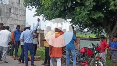 चौपारण: चौपारण में सड़क हादसा, मोटरसाइकिल चालक गंभीर रूप से घायल