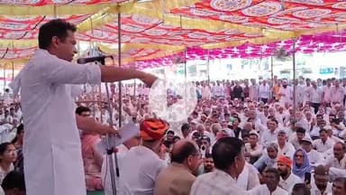 चूरू: कलेक्ट्रेट के बाहर किसानों ने धरना प्रदर्शन किया, बकाया फसल बीमा क्लेम सहित 13 सूत्रीय मांग को लेकर लामबंद हुए किसान