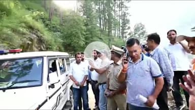 भटवाड़ी: डीएम व विधायक ने गैंच्वांण व दड़गांण गांव पहुंचकर आपदा से हुई क्षति का किया निरीक्षण