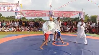 सागर नगर: महालक्ष्मी पर्व पर श्रीराम अखाड़ा समिति द्वारा 48वीं विराट दंगल प्रतियोगिता का आयोजन रविवार को किया गया