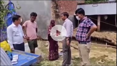 इटावा: सदर इलाके के यमुना नदी का जलस्तर कम होने के बाद अधिकारियों ने किया निरीक्षण, संबंधित को दिए आवश्यक दिशा निर्देश