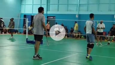 खंडवा नगर: बैडमिंटन टूर्नामेंट में पुलिस अधीक्षक मनोज कुमार राय और पार्टनर ने जीता खिताब