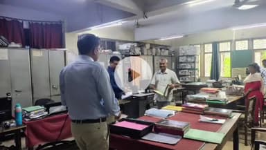 शाहजहांपुर: डीएम ने विकास भवन में सभी कार्यालयों, पटलों और अनुभागों का किया औचक निरीक्षण