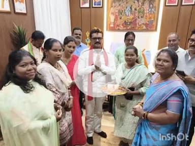 जगदलपुर: जगदलपुर में अभियंता दिवस पर महापौर सहित जनप्रतिनिधियों ने उत्कृष्ट अभियंताओं को किया सम्मान