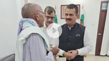 जौनपुर: जनसुनवाई में डीएम की संवेदनशीलता, वृद्ध को तुरंत दिलाई गई कान की मशीन