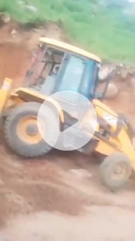 अजयगढ़: सरपंच-सचिव की मिलीभगत से मजदूरों के हक पर डाका, जेसीबी से हो रहा निर्माण कार्य