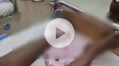 फिरोज़ाबाद: रामनगर पुलिस चौकी के पास पलटा ई-रिक्शा, चालक गंभीर रूप से घायल