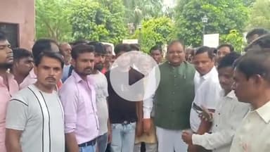 शाहजहांपुर: ददरौल विधायक ने ग्रामीणों के साथ कलेक्ट्रेट पहुंचकर जिलाधिकारी से मुलाकात की, नदियों के किनारे तटबंध बनाने की मांग की