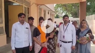 मथुरा: नवजात बच्चों के साथ SSP ऑफिस पहुंची सगी बहनें, धर्म परिवर्तन न करने पर ससुरालियों ने गर्भावस्था में घर से निकाला