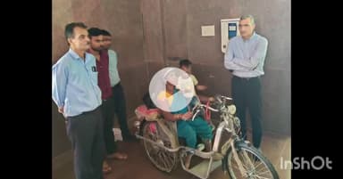 बेमेतरा: बेमेतरा कलेक्ट्रेट में जनदर्शन में दिव्यांग महिला को मिला सहारा, कलेक्टर ने भेंट की ट्राईसाइकिल