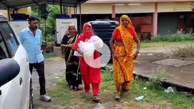 इटावा: बसरेहर इलाके में म3 माँ के साथ सोते समय 2 माह के मासूम को सांप ने काटा, दर्दनाक मौत, पुलिस जांच में जुटी