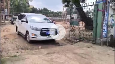 गिरिडीह: दुर्गा पूजा के दस्तक देते ही प्रशासन अलर्ट, नगर निगम टीम ने बरमसिया समेत कई पूजा-पंडालों का किया निरीक्षण