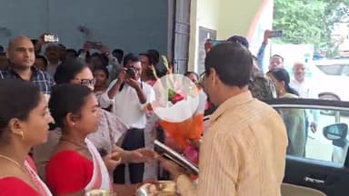 सिमडेगा: नगर भवन सिमडेगा में पेयजल एवं स्वच्छता विभाग के प्रधान सचिव ने जनप्रतिनिधियों से किया सीधा संवाद