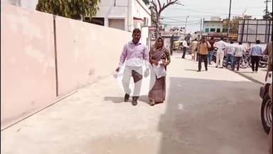 मथुरा: आशियाना जलाने के नामजदों पर धमकी, दंपति ने एसएसपी से की शिकायत