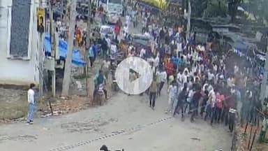 किस्को: किस्को में ऑटो-बस ड्राइवर विवाद बढ़ा, भीड़ ने बस रोक ड्राइवर को दौड़ा-दौड़ाकर पीटा, सीसीटीवी में कैद