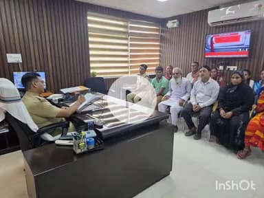 बेगूसराय: कार्यालय कक्ष में डीआईजी ने लगाया जनता दरबार, 10 फरियादियों की सुनी फरियाद