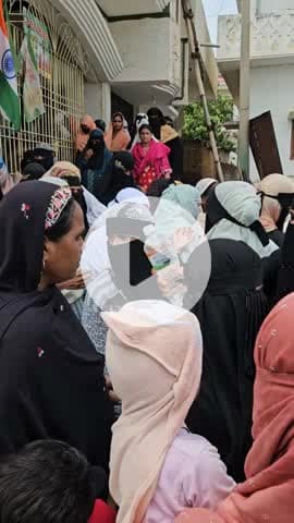 शेरघाटी आमस ग्राम हमजापुर मेरे आवास पर अल्पसंख्यक महिलाओं ने जानकारी ली मुख्यमंत्री कि योजना 2 लाख एवं 10 हजार के बारे में जानकारी दी गई