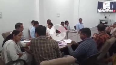 मलसीसर: मंडावा पंचायत समिति सभागार में शहरी/ग्रामीण सेवा शिविर के संबंध में हुई बैठक, एसडीएम मुनेश कुमारी ने दिए आवश्यक निर्देश