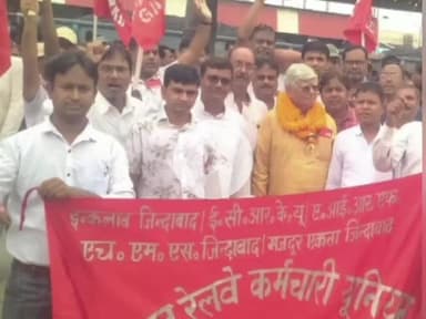 गया टाउन सीडी ब्लॉक: ऑल इंडिया रेलवे फेडरेशन IRF के राष्ट्रीय महासचिव गोपाल पहुंचे गया जी, जंक्शन पर हुआ भव्य स्वागत