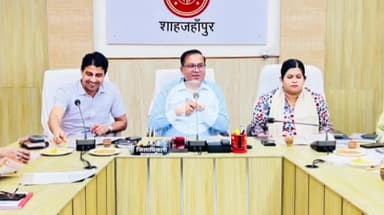 शाहजहांपुर: गांधी जयंती की तैयारियों के संबंध में बैठक कलेक्ट्रेट सभागार में संपन्न हुई