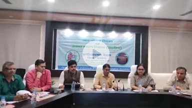 सिमडेगा: पेयजल स्वच्छता विभाग के प्रधान सचिव ने समाहरणालय सिमडेगा में जल जीवन मिशन के कार्यों की समीक्षा की