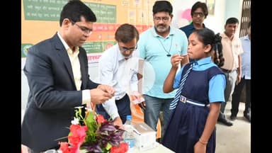 लोहरदगा: राष्ट्रीय कृमि मुक्ति दिवस के अंतर्गत अनुसूचित जनजातीय आवासीय विद्यालय में अभियान चलाया गया