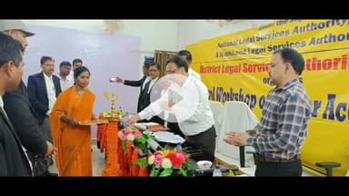 लोहरदगा: व्यवहार न्यायालय परिसर, लोहरदगा में मोटर दुर्घटना दावा मामलों पर कार्यशाला का आयोजन