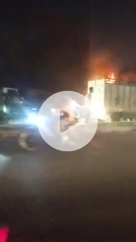 लोनी तिरे के पास  छोटे दादा नहीं लगे यार कब तक फायर ब्रिगेड नहीं पहुंची