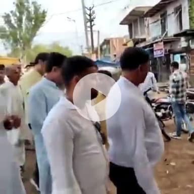 बाह: सांसद ने बाह में चौपाल समापन पर चाय पर की चर्चा, विकास पर रखा जोर