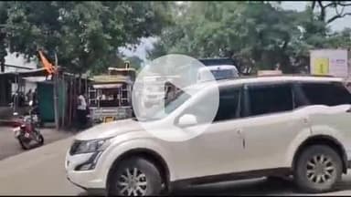 डोमचांच: नवलशाही में सड़क दुर्घटना के बाद परिजनों और ग्रामीणों ने किया सड़क जाम