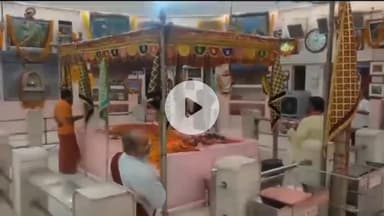 खंडवा नगर: श्री दादा जी दरबार में मंगला आरती का आयोजन किया गया