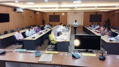 सासाराम: रोहतास में विधानसभा चुनाव 2025 के लिए SVEEP प्रशिक्षण का आयोजन किया गया