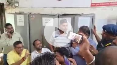 बीसलपुर: जिला अस्पताल के स्टाफ ने विश्व हिंदू रक्षा परिषद के कार्यकर्ताओं के खिलाफ प्राचार्य को दिया ज्ञापन