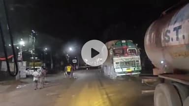 सिमडेगा: सिमडेगा-रांची मार्ग पर कोलबीरा जंगल में ट्रक खराब होने से लगा जाम, सिमडेगा शहर तक लगी वाहनों की कतार