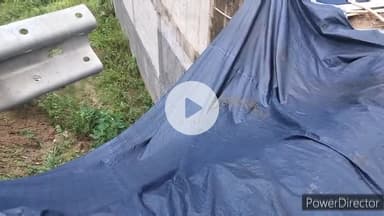 हमीरपुर: पांडवीं पंचायत के वार्ड नंबर 4 में एनएच पर भूस्खलन, खतरे की जद में बड़े भवन, भावनोे के पीछे से जमीन धंसी#jansamsya