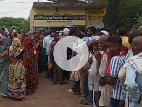 खाद न मले के कारण ये भीड़ देखो टहरौली में है @