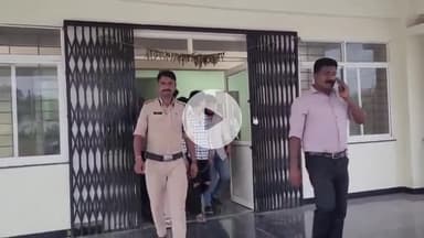 खंडवा नगर: जन्मदिन पार्टी से लौट रहे युवकों ने पुलिसकर्मियों से की मारपीट, वर्दी फाड़ी, गिरफ्तार