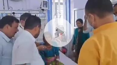 जोशियाड़ा: विधायक गंगोत्री सुरेश चौहान ने जिला अस्पताल पहुंचकर भर्ती मरीजों से की मुलाकात, मरीजों को बांटे फल