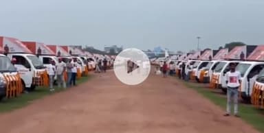 पटना ग्रामीण: सेवा पखवाड़ा के तहत गांधी मैदान से 243 मोदी रथों को हरी झंडी दिखाकर किया गया रवाना