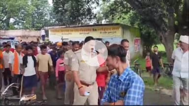 गोंडा: ग्राम पंचायत चिलबिला खत्तीपुर में ग्रामीणों ने दो संदिग्ध युवकों को पकड़कर पुलिस के हवाले किया