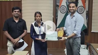 मंझनपुर: वैज्ञानिक नवाचार में कौशाम्बी की बेटियों का परचम, डीएम ने मंझनपुर में इंस्पायर अवार्ड देकर किया सम्मानित