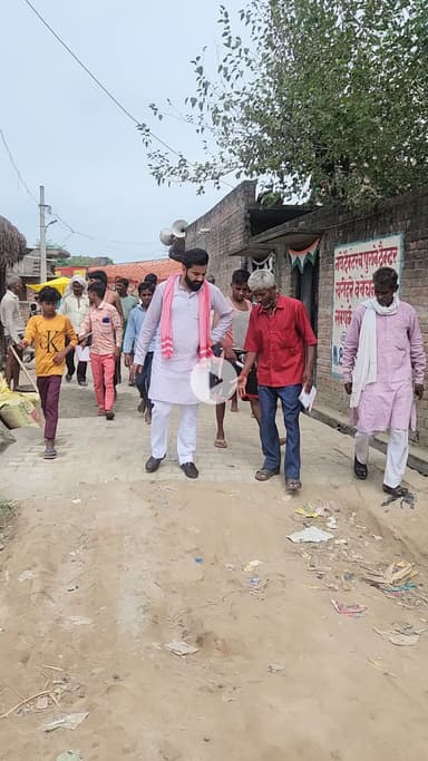 आज दिनांक 16 सितंबर 25 को 136 विधानसभा ददरौल क्षेत्र ग्राम पंचायत रोशनपुर में लोगों द्वारा की गई शिकायतों की  जिला प्रशासन व ब्लाक अधिकारियों से मांग रोशनपुर की ग्राम पंचायत में रोड व नालियों का निर्माण कराया जाए रोड की हालत खस्ता होने के क