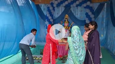 सिमडेगा: विश्वकर्मा पूजा पर सिमडेगा टैक्सी स्टैंड में मजदूर यूनियन ने प्रतिमा स्थापित कर की पूजा