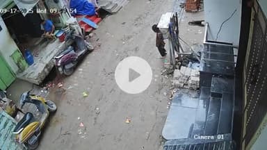 जौनपुर: बजरंग घाट पर सड़क किनारे लगे इलेक्ट्रॉनिक बॉक्स में उतर रहा करंट