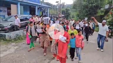 गणाई गंगोली: गणाई गंगोली कस्बे में नन्ही परी को न्याय दिलाने की मांग को लेकर निकाला गया कैंडिल मार्च