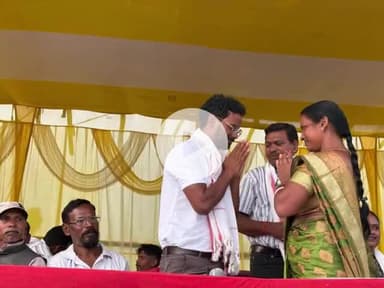 रातू: रातु में फुटबॉल का फाइनल मैच संपन्न, युवा समाजसेवी मुकेश भगत अतिथि के रूप में शामिल हुए