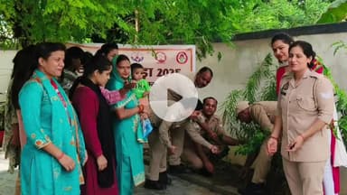 रामपुर: पीएम मोदी के जन्मदिन पर चल रहे 'सेवा पखवाड़ा' के अंतर्गत वन स्टॉप सेंटर में 'एक पेड़ मां के नाम' कार्यक्रम आयोजित हुआ