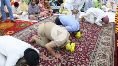 रामपुर: गुरु नानक देव जी के ज्योति ज्योत दिवस पर जिलाधिकारी सिंह ने गुरुद्वारा संत भाई जी बाबा में टेका माथा