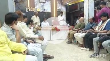 आरा: चित्र टोली रोड स्थित सूरज स्टील फैक्ट्री ने विश्वकर्मा पूजा के अवसर पर पत्रकार सम्मान समारोह का आयोजन किया